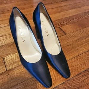 Black Prada Heels size 6